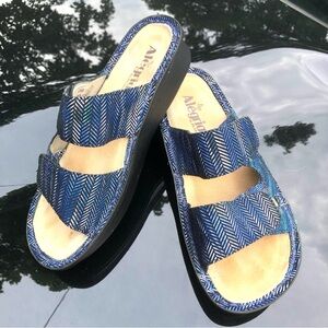 Women’s Alegría sandals Blue Double Strap Leather Sz 38/8